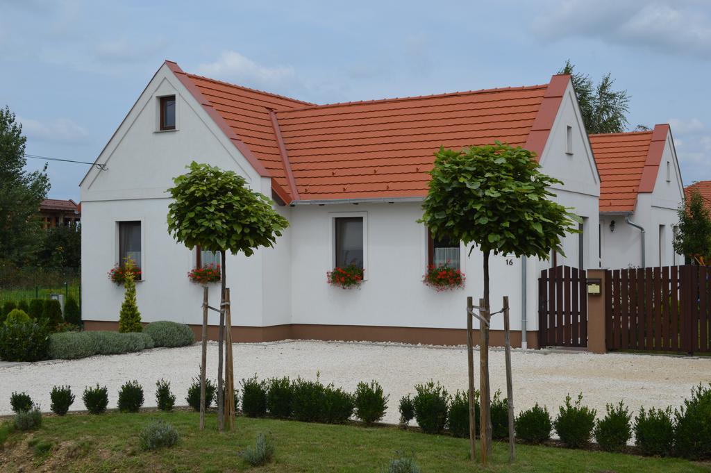 Levendula Apartman Hegykő Exterior foto