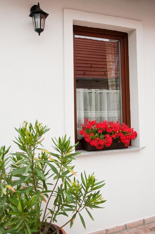 Levendula Apartman Hegykő Exterior foto
